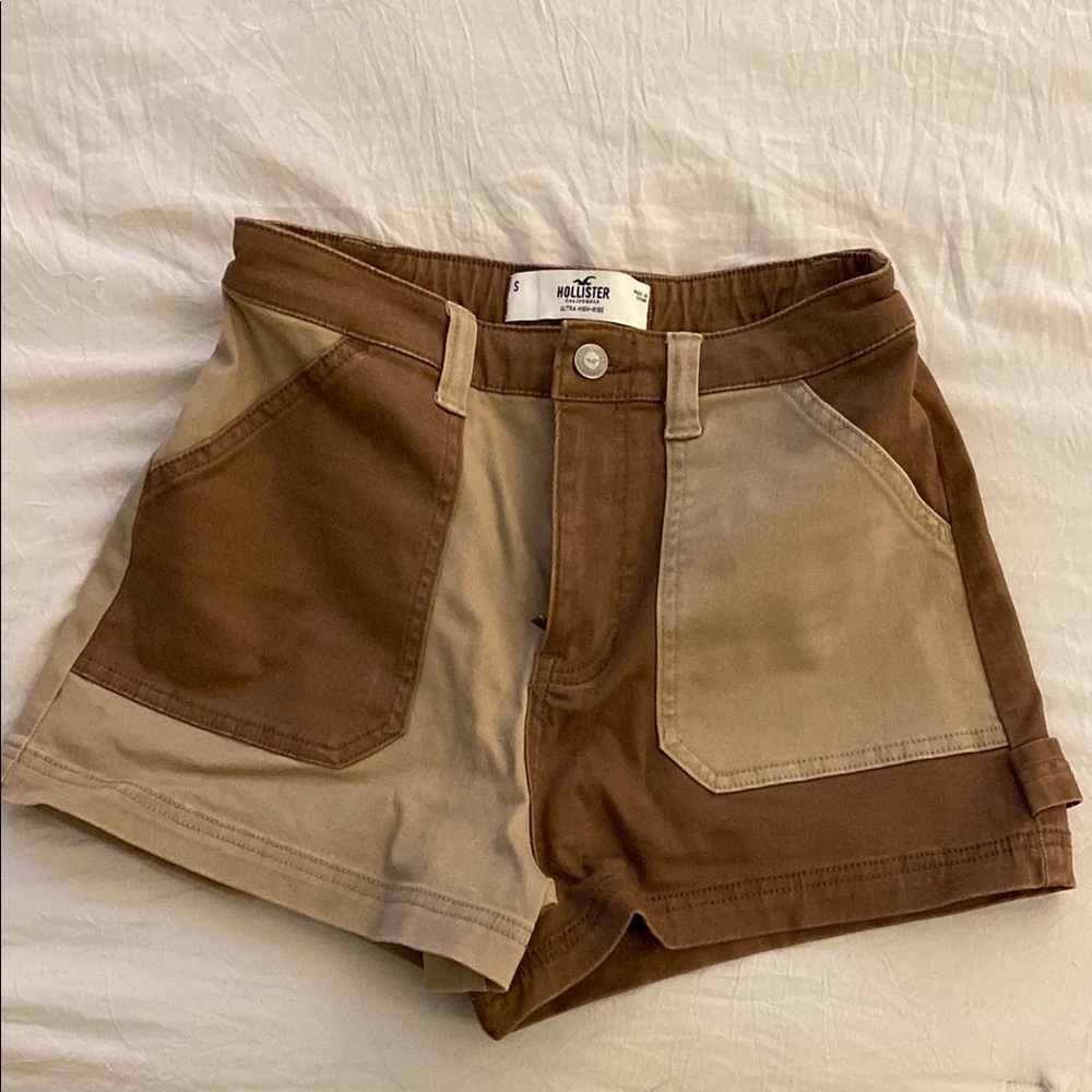 Hollister Women's Brown and Tan Shorts